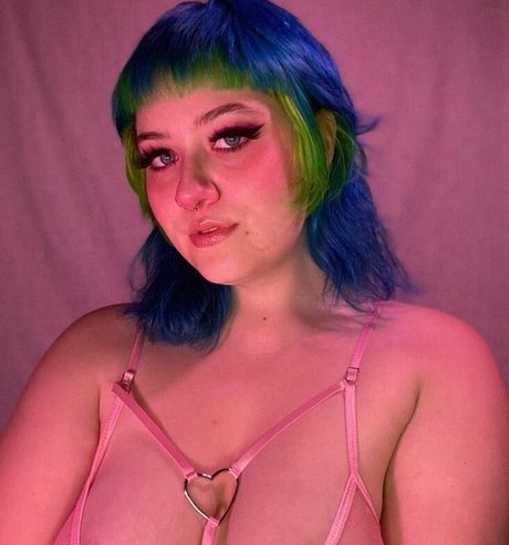 sleepyrila beautiful actress pictures