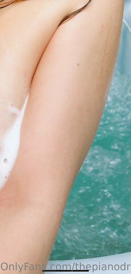 thepianodragonfree model free pics