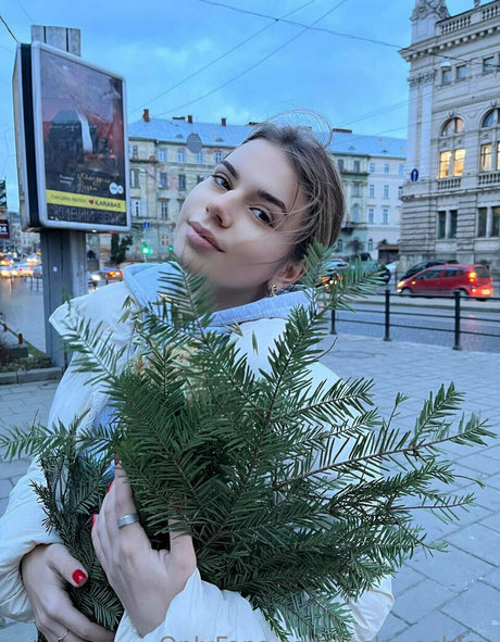 lucky ashley nude model picture