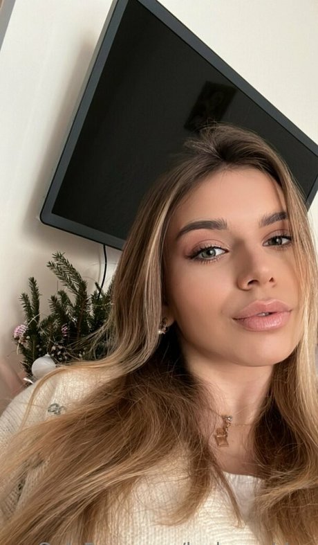 lucky ashley hd star img