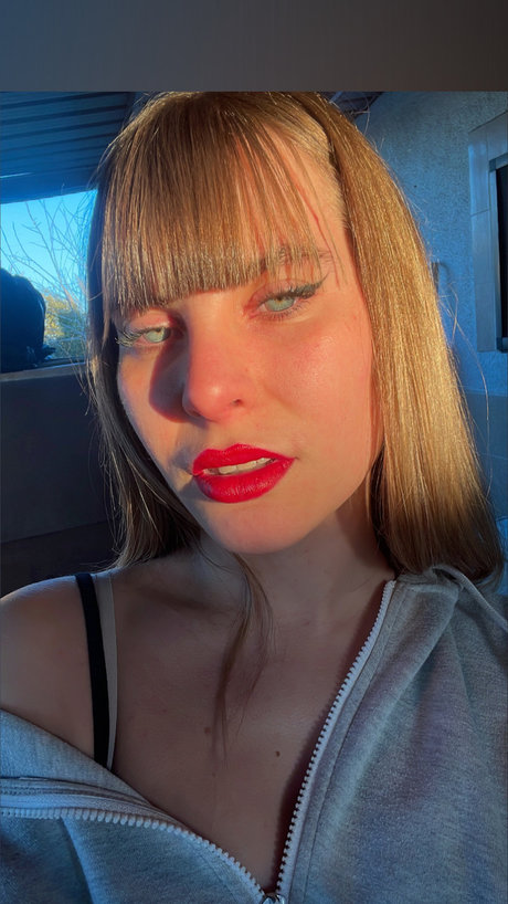 Sara Trisant_ pretty pornstar photo