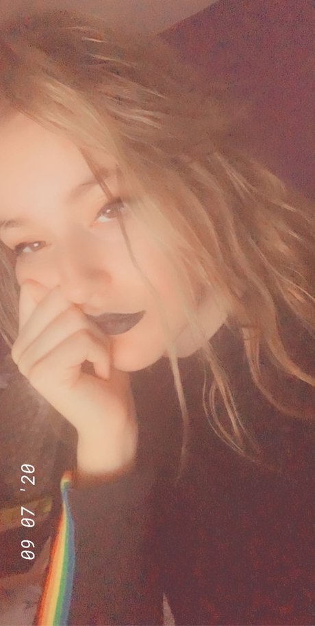 V the succubus star pornographic images