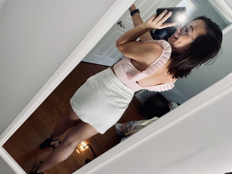 Trix Gains nudes model pictures