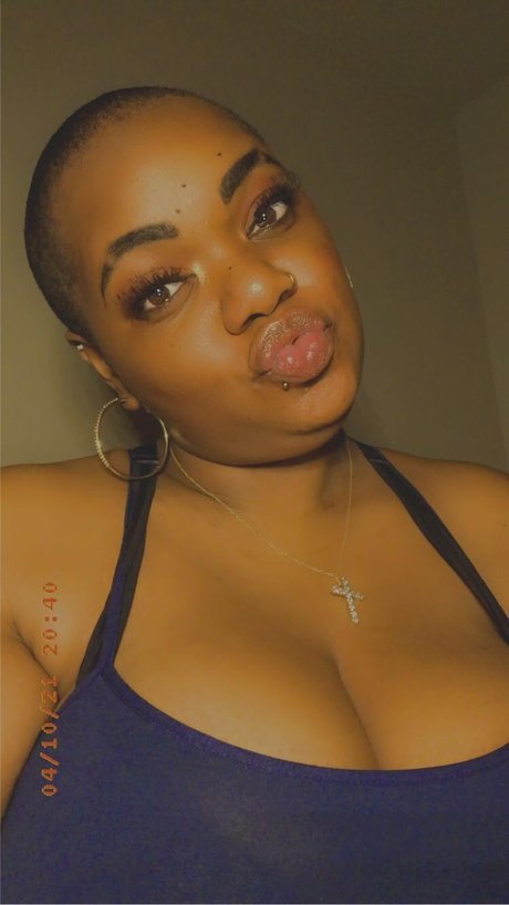 Queen Chay adult star photo