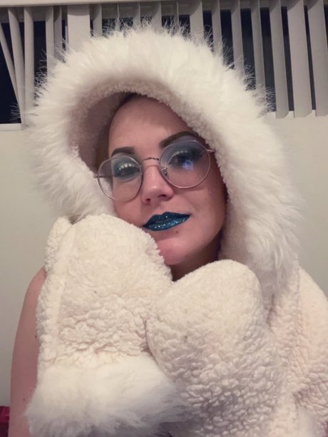 Daisy Jane model nude picture