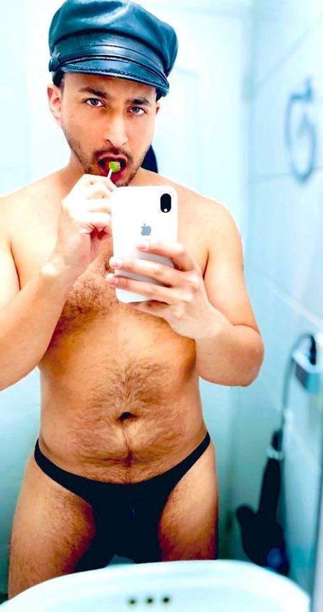 Iverworld star hot photos