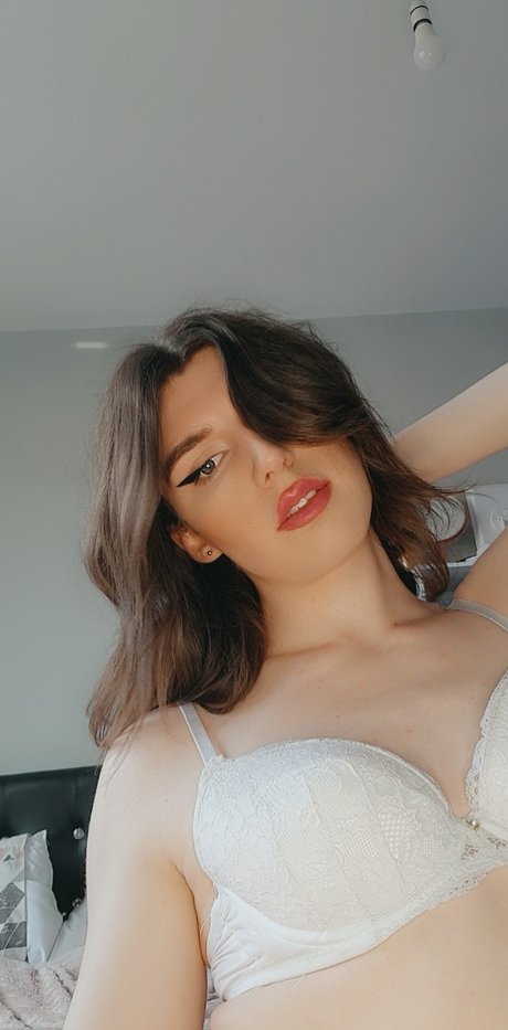 izzywinterz free pornstar art photo