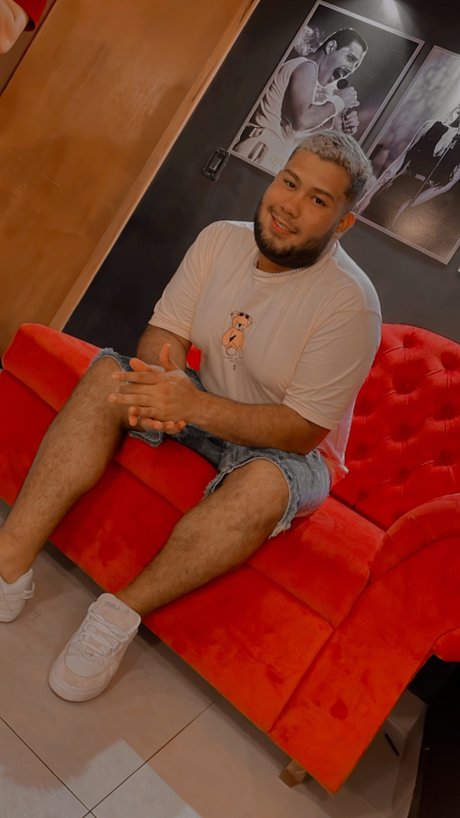 Leonardo Xama pretty actress pic