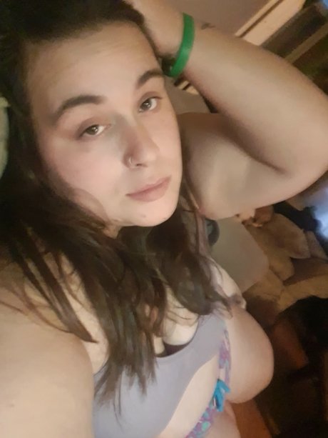 Brit Caye exclusive star photo