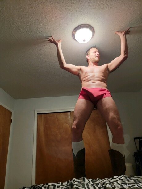 Kyle Chat star naked picture