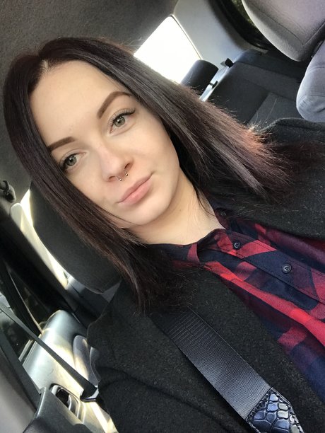 Irina Cherni hd actress gallery