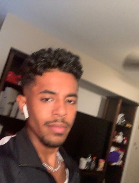 Demetrius Marsh model top images