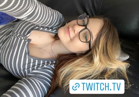 Fooya exclusive star image