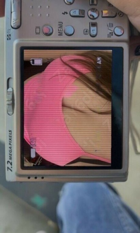 Kirsty Wells star exclusive photo