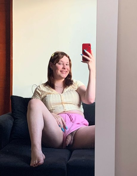 Ofelelia Scheider model naked images