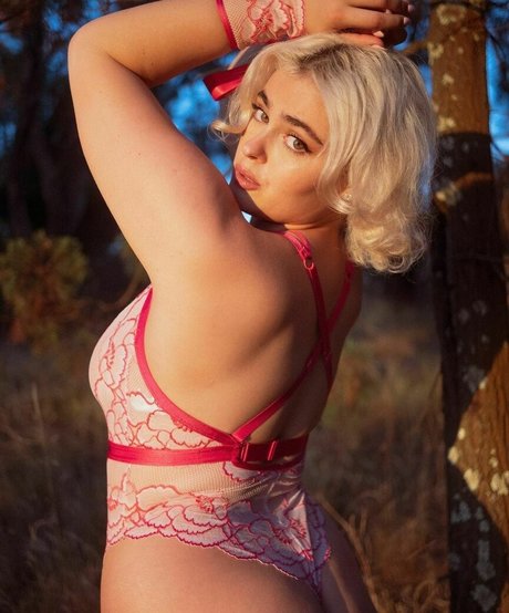 Iskra Lawrence exclusive model galleries