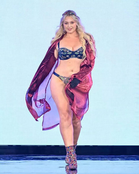 Iskra Lawrence exclusive model photo