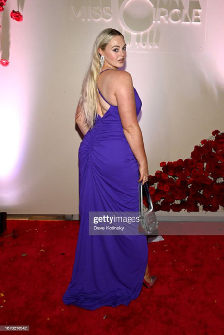 Iskra Lawrence pornstar xxx archive