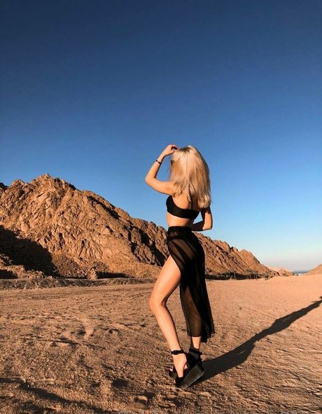 shemale outdoor onlyfans beautiful images