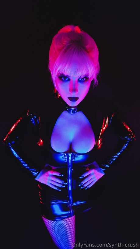 synth crush pretty model images