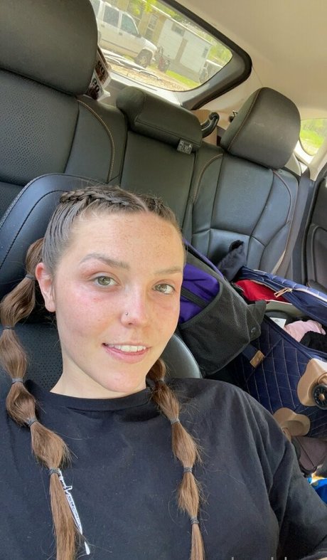 goalgoddess nude actress pictures