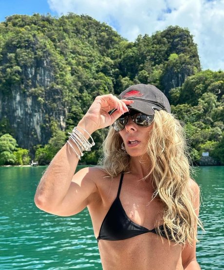 Adriane Galisteu pornstar pic