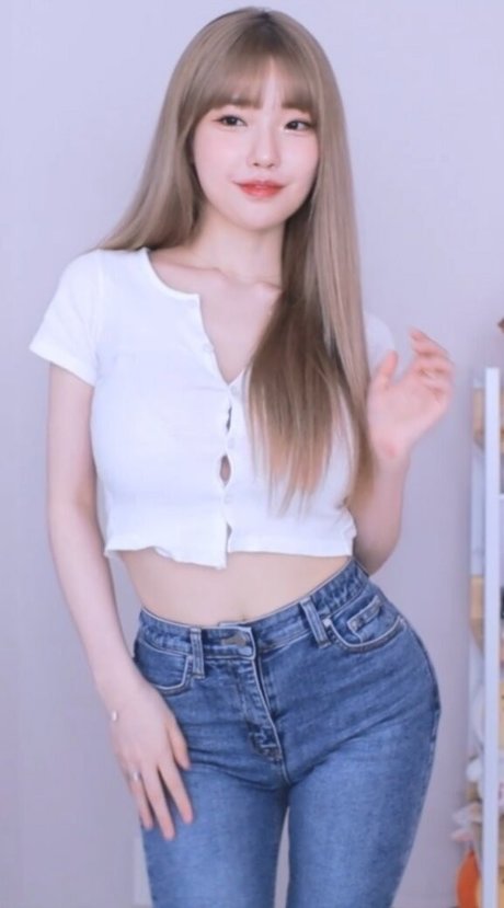 Se Yeon hot star gallery