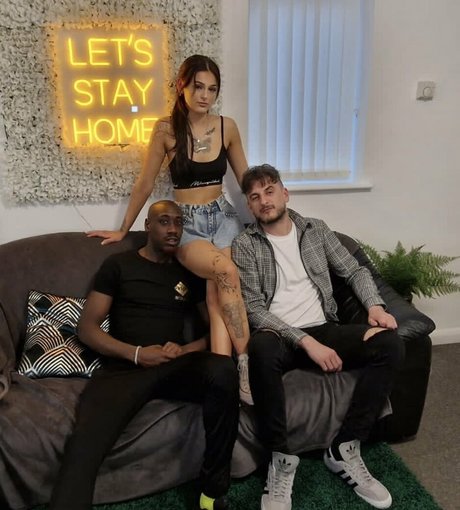 That Couple model hot image