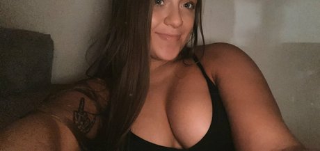 Keriii00 sex model picture