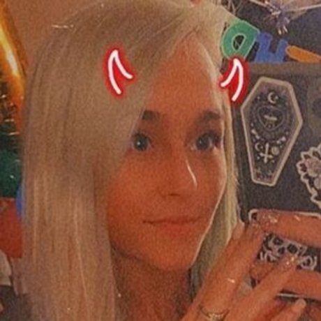 eating onlyfans sexy naked photos