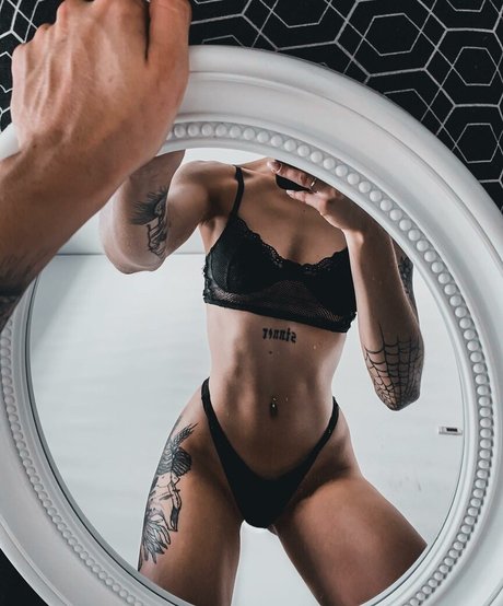 withered rose model nudes galleries