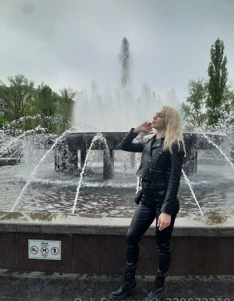 milf model onlyfans adult images