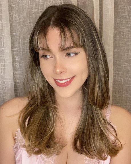 Olivia Herdt erotic model images