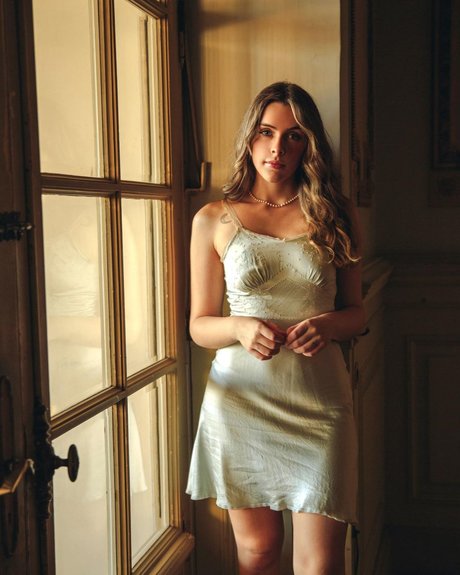 Olivia Herdt erotic model pic