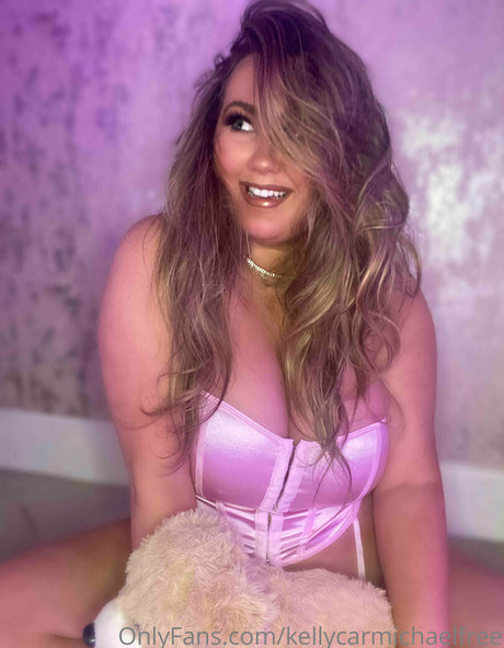 kellycarmichaelfree star exclusive img