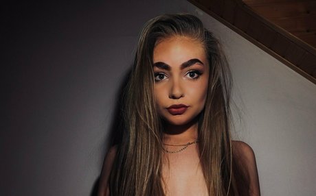 livionly adult star photo