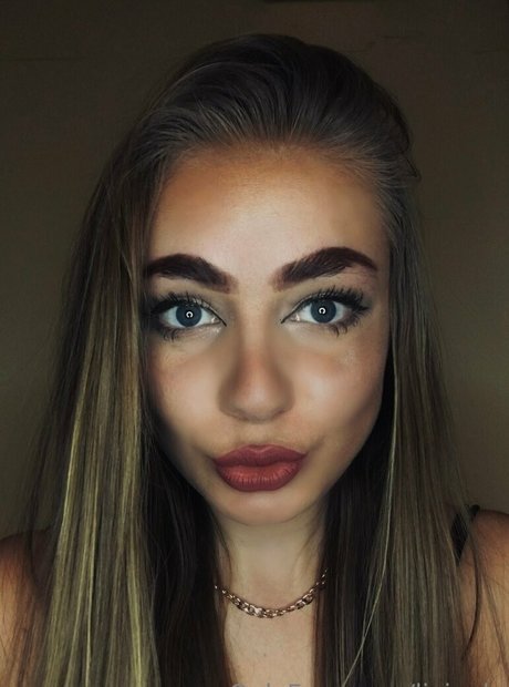 livionly beautiful model galleries