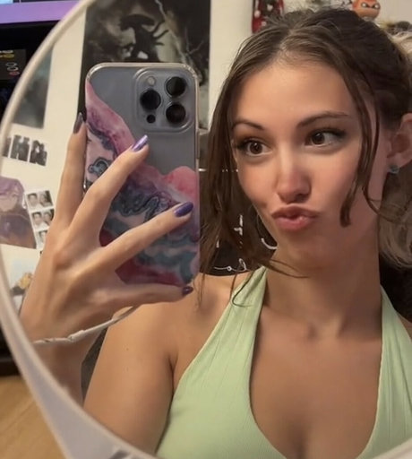 Echochlo pretty pornstar pic