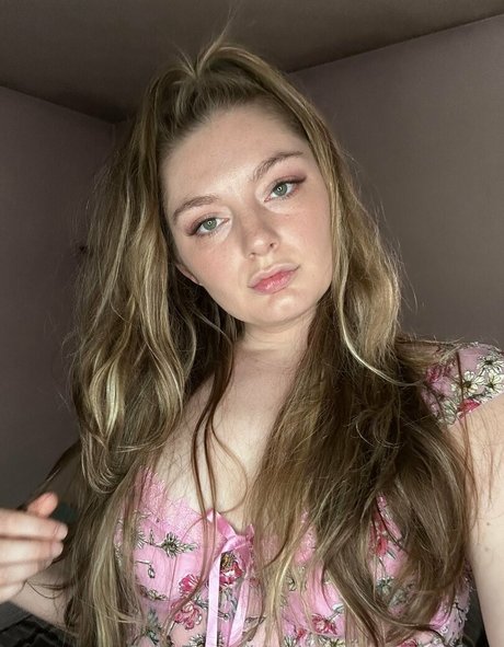 curves4dazefree sexy actress pics