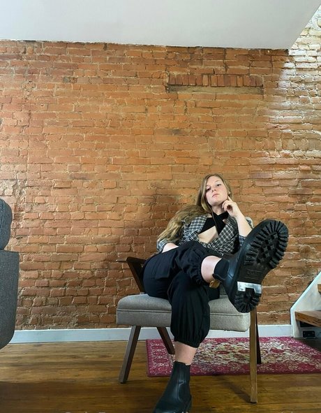 dissensus goddess naked pornstar pics