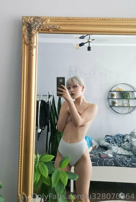 woodsnaomi nice pornstar image