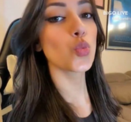 popular trans onlyfans hot nude pics