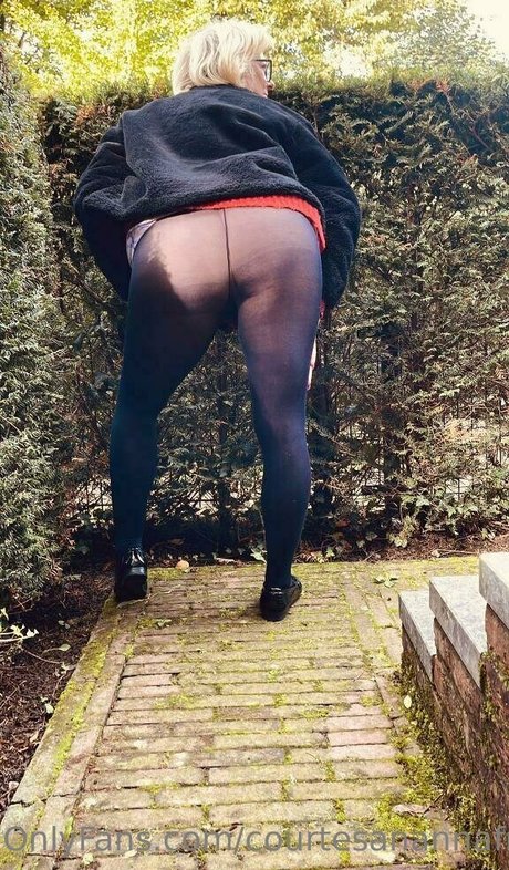 courtesanannafree sexy actress galleries