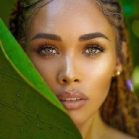 Kreesha Turner star exclusive pics