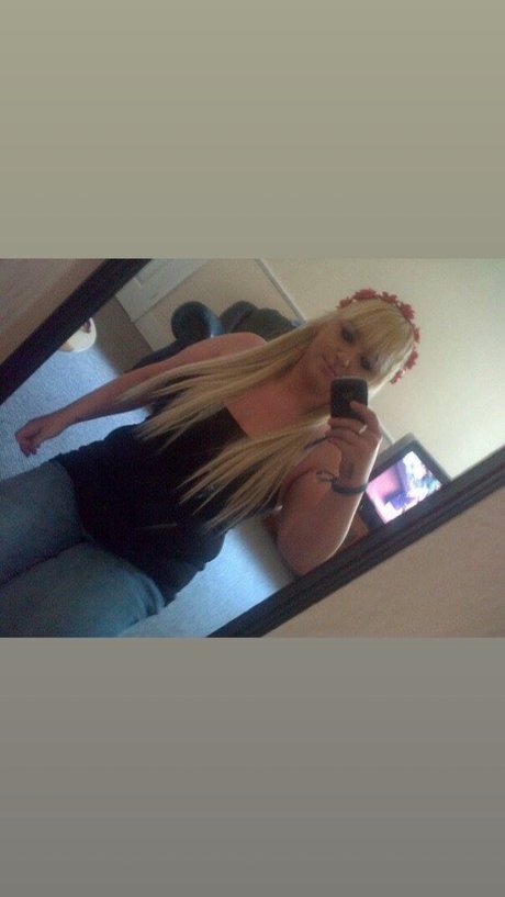 Sexy Sara star pornographic img