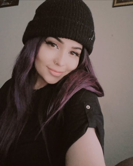 Satinekisses art actress image