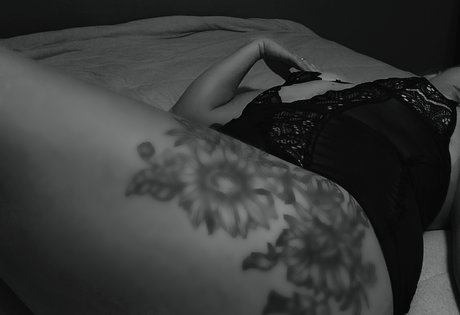 Charlotte Lynn model top images