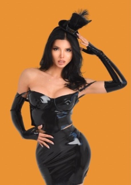 Sexy Zii Lizard naked star galleries