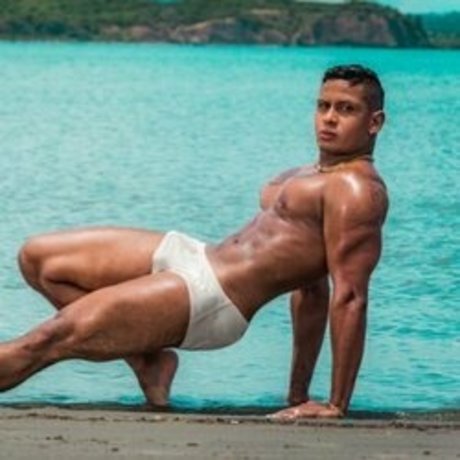 DominicWolfXxx erotic pornstar photo