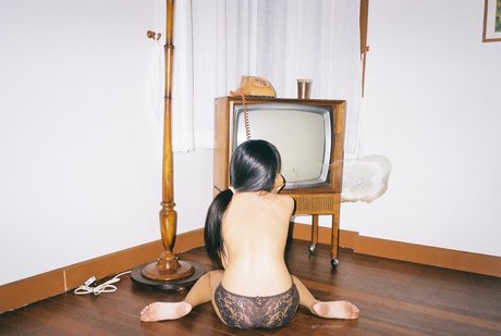 Typhoon FREE_ adult model photo